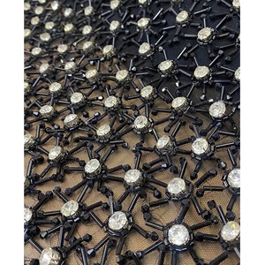 Tela de algodón con cuentas de alta demanda con bordado de encaje pesado para uso nupcial y de ocasión disponible al mejor precio de la India - Product Image 1