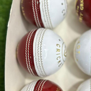 Pelotas de críquet duras de cuero rojo y blanco, personalizadas al por mayor, diseñadas para práctica intensa, gran venta. - Product Image 4