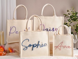 Bolso de mano de arpillera Aubusson personalizado, regalo perfecto para damas de honor, playa, boda, despedida de soltera, bordado floral - Product Image 6