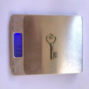 2023 produits populaires bijoux faits à la main pendentif accessoires rétro main grand livre Antique laiton squelette clé - Product Image 5