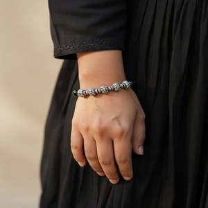 Pulsera de tenis unisex de ónix negro y plata oxidada, accesorio de moda - Product Image 1