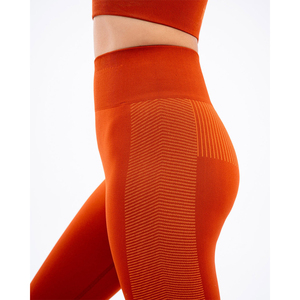Nouveau design, logo personnalisé, leggings de yoga taille haute sans couture, effet push-up et lifting des hanches pour femmes, en Spandex/Polyester - Product Image 5