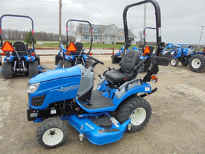 Tracteur compact 4x4 New Holland WORKMASTER 25S 2026 avec transmission hydrostatique et utilisation facile, concessionnaire près de chez moi - Product Image 4