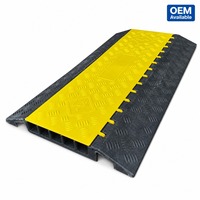 Rampe de protection de câbles robuste à 5 canaux en caoutchouc, plastique et PVC avec couvercle articulé