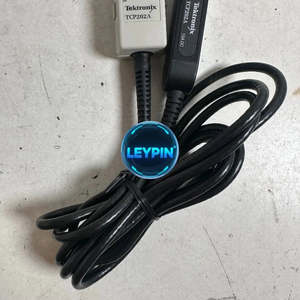 Osciloscopio Tektronix TCP202A de 50 MHz y 15A AC/DC en Blanco y Negro con Pinza Amperimétrica para YTDI - Product Image 2