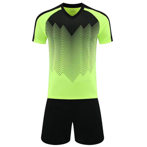 Ensemble d'uniformes de football en polyester personnalisés de haute qualité à manches courtes à séchage rapide pour adultes et jeunes avec nom coupe automatisée - Product Image 3