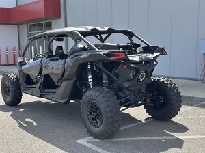 CanAm Maver X3 X RS Turbo RR 4WD 4 temps automatique UTV SSV avec Smart-Shox Triple Black, modèle original 2025 - Product Image 4