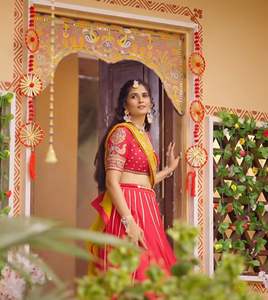 Alta demanda de mujeres indias paquistaníes Lehenga Choli diseño moderno bordado secuencia trabajo mejor precio seda boda fiesta - Product Image 6