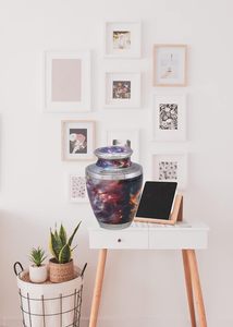 Urna Funeraria para Adultos Galaxy Picturesque SHINE INDIA CRAFTS, Urna de Cremación Única Hecha a Mano para Cenizas Humanas, Tamaño Personalizado, Metal, Color Personalizable - Product Image 6