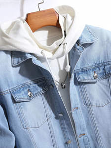 Veste en jean pour homme tendance style streetwear, alliant coupe moderne, denim durable, coutures robustes et confort premium - Product Image 3