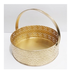Panier de rangement pour corbeille à fruits fantaisie perforé en or Caractéristique multicolore Matériau écologique Origine Type Taille Corbeille à fruits de luxe conviviale - Product Image 1