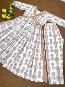 ชุดปาร์ตี้ออกแบบใหม่ดอกไม้บานฤดูร้อนสีขาว-กระโปรงผ่า - Product Image 5