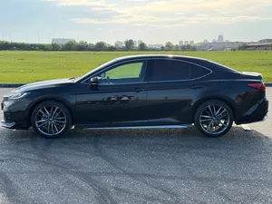2022 CAMRY IX (XV80) China Market Low Mileage Turbo R18 Tyre Automatic Transmission <b>Panoramic</b> Sunroof LED Headlights Left Hand - Product Image 3