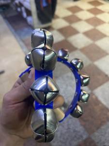 Clochettes à main, instrument de percussion musical avec poignée en plastique - Product Image 2