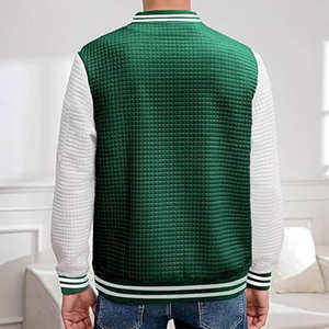 Veste de baseball universitaire brodée avec logo personnalisé pour hommes et femmes Vêtements d'équipe durables avec design tendance - Product Image 3