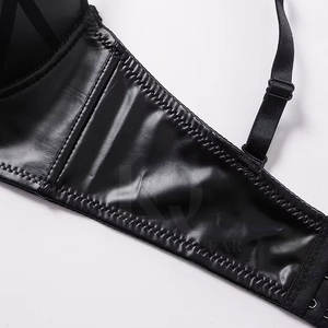 Soutien-gorge en cuir pour femmes, grande taille, léger, respirant, matière douce, style élégant, logo sur le devant, haut tendance pour les fêtes, les clubs, le streetwear - Product Image 4