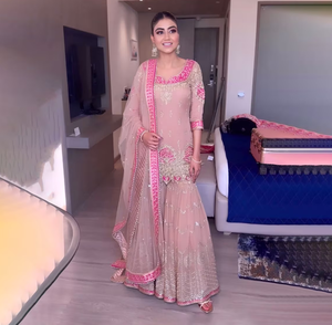 Lentejuelas indias bordadas Sharara Gharara Kurti Set Diseñador paquistaní Ropa étnica 3 piezas Traje de tela Georgette cosido - Product Image 2