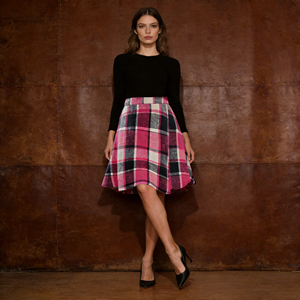 กระโปรงทรงเอลายสก็อตสีสันสดใสสไตล์วินเทจ ผ้าผสมระบายอากาศได้ดี ความยาวปานกลาง เหมาะสำหรับผู้หญิง สวมใส่ได้ทั้งในออฟฟิศและลำลอง - Product Image 1