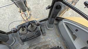 รถแทรกเตอร์ล้อ420F 420E 416E แมวใช้กับเครื่องยนต์และกระปุกเกียร์90HP กำลังการผลิตสูงนำเข้าจากญี่ปุ่น - Product Image 5