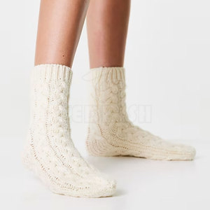 Premium Quality Custom Logo Crew Length Casual <b>Winter</b> <b>Socks</b> for Adults Breathable Knitted Comfortable 100% Wool Daily Use Thick - Product Image 5