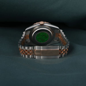 Montre de haute qualité uniquement avec lunette sertie de diamants, personnalisée avec un cadran blanc Mop lumineux, montre hip-hop sertie de diamants Moissanite - Product Image 3