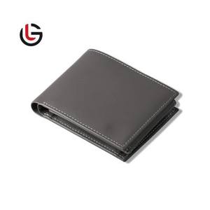 Cartera de Cuero Unisex de Alta Calidad, Gran Capacidad, Corta, Anti-Robo, Cierre Plegable, Cadenas Decorativas, Personalizable con Letras - Product Image 1