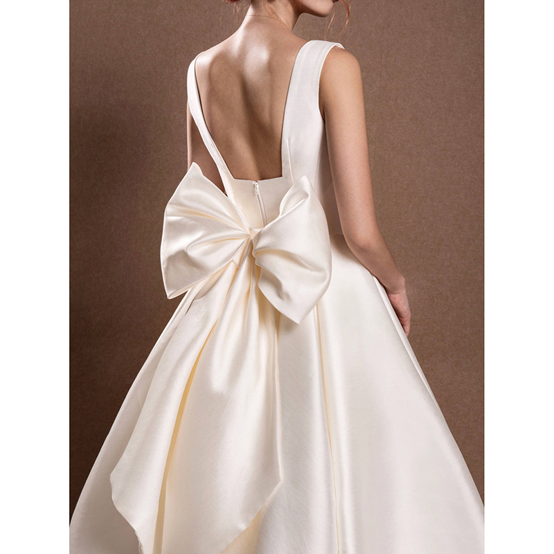 White zipper back