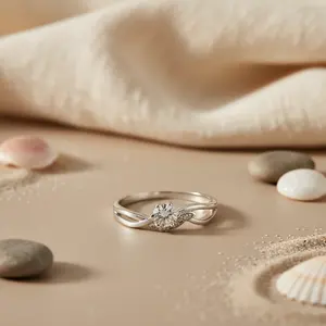 Bague de fiançailles solitaire en platine avec pierres CZ taille radiant et émeraude, plaquée rhodium, style romantique - Product Image 3