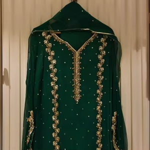 DECENT--NEW---EMBROIDERY---ON VESTE LONGUE WITH--PLAAZO-FOR Parti porter-robe avec applications pour la Fête/Mariage = 2021. - Product Image 4