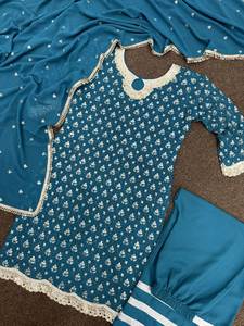 Lancement d'un nouveau costume en Georgette entièrement cousu avec Sharara pour femmes et filles - Product Image 6