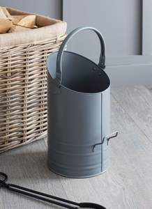 Seau à charbon en fer enduit de poudre noire avec style vintage et base solide pour un nettoyage efficace et sûr de la cheminée - Product Image 3