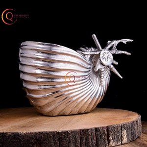 ถังน้ำแข็งเก็บความเย็นไวน์สีเงินแบบสั่งทำหรูหราเหนือกาลเวลาด้วยโลหะที่ทนทาน - Product Image 6