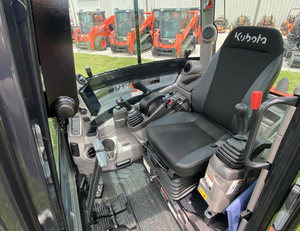 Excavatrice KUBOTA KXO40-5 d'occasion fiable avec cabine de conception avancée et panneau de commande facile à utiliser - Product Image 5