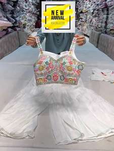 เสื้อคอตตอนพิมพ์ลายโลโก้สุดพิเศษจากนักออกแบบชุดปาร์ตี้แนวชนเผ่าผ้าไหมชินอนและโคติพร้อมด้วยลาสก้าพาลาซโซ - Product Image 3