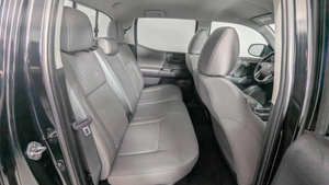 2023 T * oyota Tacoma SR V6 d'occasion - Product Image 5