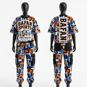 Conjunto de Camiseta Gráfica Multicolor de Algodón de 210 GSM de Alta Calidad con Pantalones Cargo para Mujer, Ropa Urbana con Estampado por Sublimación - Product Image 1