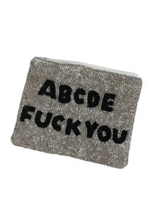 Porte-monnaie brodé de perles en forme de cœur, ce porte-monnaie en perles de rocaille est la combinaison parfaite de style et de commodité. - Product Image 4