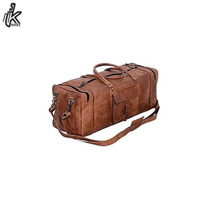 Sac de sport en cuir véritable, taille cabine, unisexe, très vendu en 2023, en vente - Product Image 2