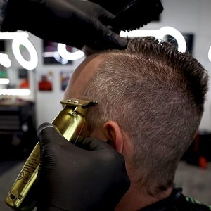 Ensemble de tondeuses The One avec lame de rechange X-Pro Wide en titane doré, matériau Black Diamond - Product Image 1