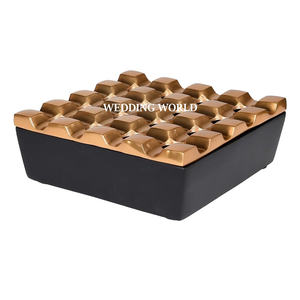 Cendrier noir en métal avec couvercle doré Cendrier de designer fait main de haute qualité Cendrier en métal de luxe de table de qualité supérieure - Product Image 1