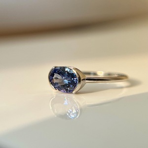 Lunette élégante Bague solitaire tanzanite Plaqué or 14 carats Fiançailles minimalistes Pierre de naissance de décembre Bijoux fins - Product Image 6