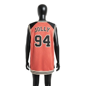 Maillot de basket athlétique pour femme en polyester maille souple GSM avec empiècements latéraux noirs, logo personnalisé thermocollé, respirant - Product Image 2