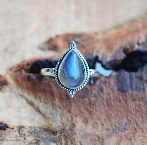 Bague en argent sterling 925 avec pierre de lune noire labradorite, forme poire, bijoux en pierres précieuses faits à la main, cadeau pour femmes - Product Image 1