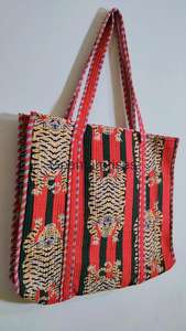 Bolso de lona acolchado a mano para mujer, estampado de Tigre, algodón sostenible, accesorio de moda, diseño de puntos, logotipo personalizado en contraste - Product Image 4