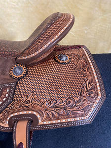 Silla de Montar para Caballo de Cuero Premium Hecha a Mano, de Diseño, Duradera y Cómoda, Estilo Western/Inglés, con Componentes de Madera y Plástico, Alta Calidad, Venta al por Mayor - Product Image 5