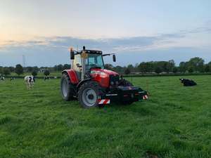 รถแทรกเตอร์ขนาดเล็ก265/385 290 399 240เครื่องจักรกลการเกษตร4x4wd 100hp Mf1004 Mas-sey fergu-SON - Product Image 2