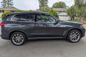 BMW X5 xDrive50i 2019 usado premium, motor Turbo V8 de 456 hp, tracción en las cuatro ruedas. - Product Image 2