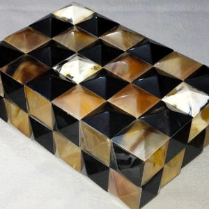 Boîte en corne de buffle pour le rangement de bijoux et de cadeaux - Intérieur doux pour les objets délicats Haute qualité - Product Image 1