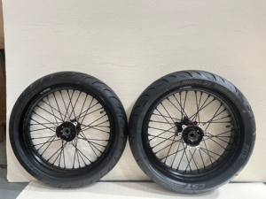 Pneus <span class=keywords><strong>slick</strong></span> supermotard haute performance de <span class=keywords><strong>17</strong></span> <span class=keywords><strong>pouces</strong></span> pour l'enduro - Product Image 1