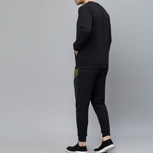 En Stock, Conjuntos Deportivos Profesionales para Hombre de Alta Calidad, para Uso en Exteriores, Estilo Cuello Redondo - Product Image 3